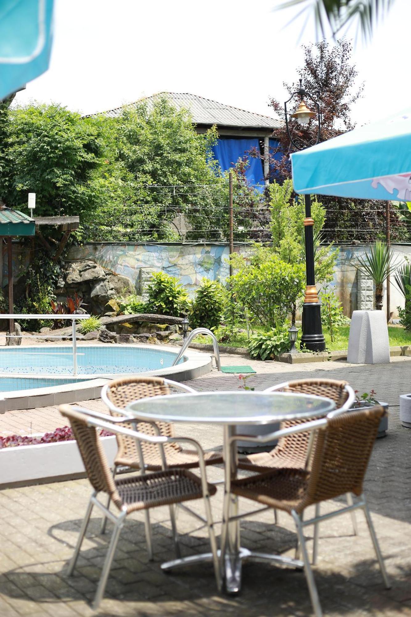 Green House Hotel Kobuleti Exteriör bild